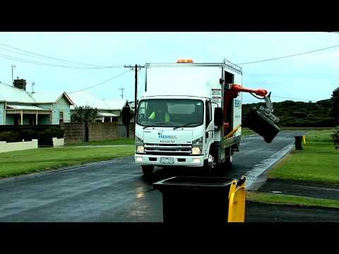 FreshBins solution to Clean commercial and domestic garbage bins with a Robot Solution