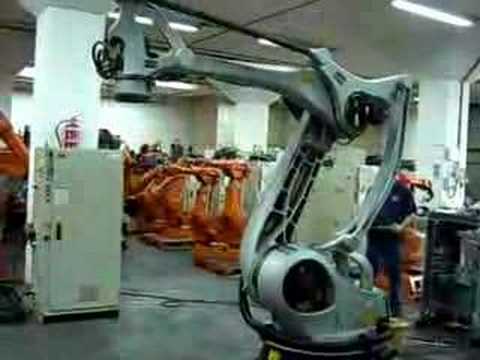 KUKA KR180PA palletiser industrial robots at www.eurobots.net – used robots