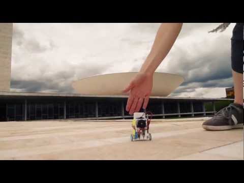 Roboter Reiniger – Handy little household robot sweeps Brasília