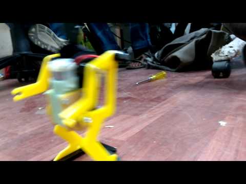 Roped –  A simple biped robot