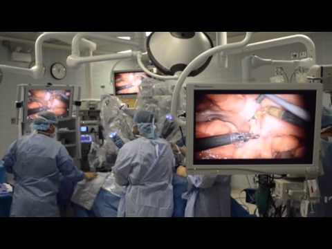 Surgical robots gain popularity and scrutiny